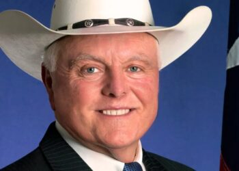 Texans Republicans snipe at each other over Trump’s gas relief plan