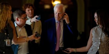 GOP senator shares post calling Trump ‘Commander-in-Cheat’ — and then deletes it