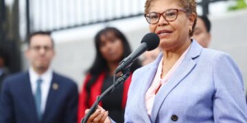 Karen Bass Backs ‘No Cap’ California Production Tax Credit: ‘We Must Hold Nothing Back in Our Fight’