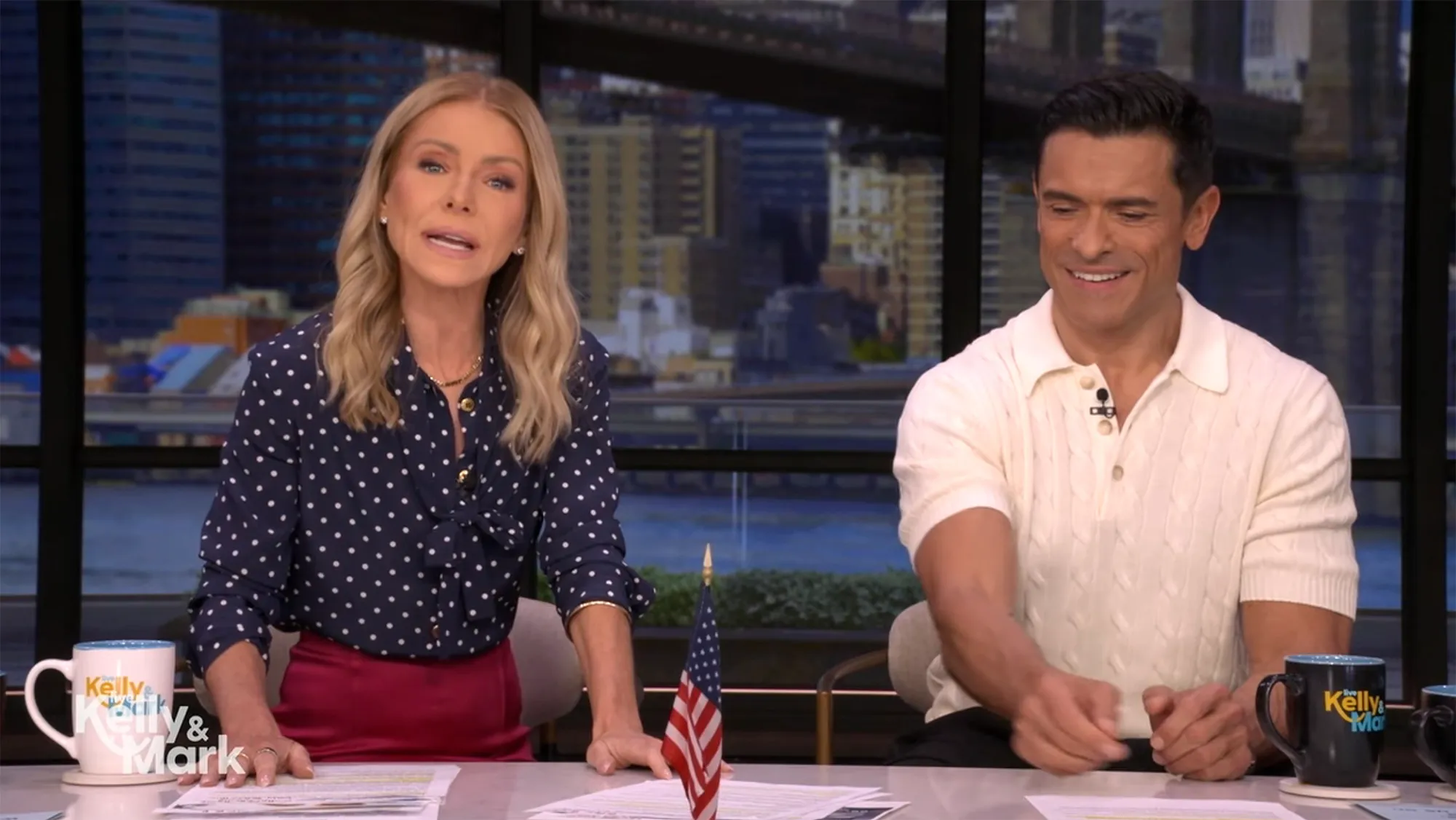 Kelly Ripa and Mark Consuelos on the 