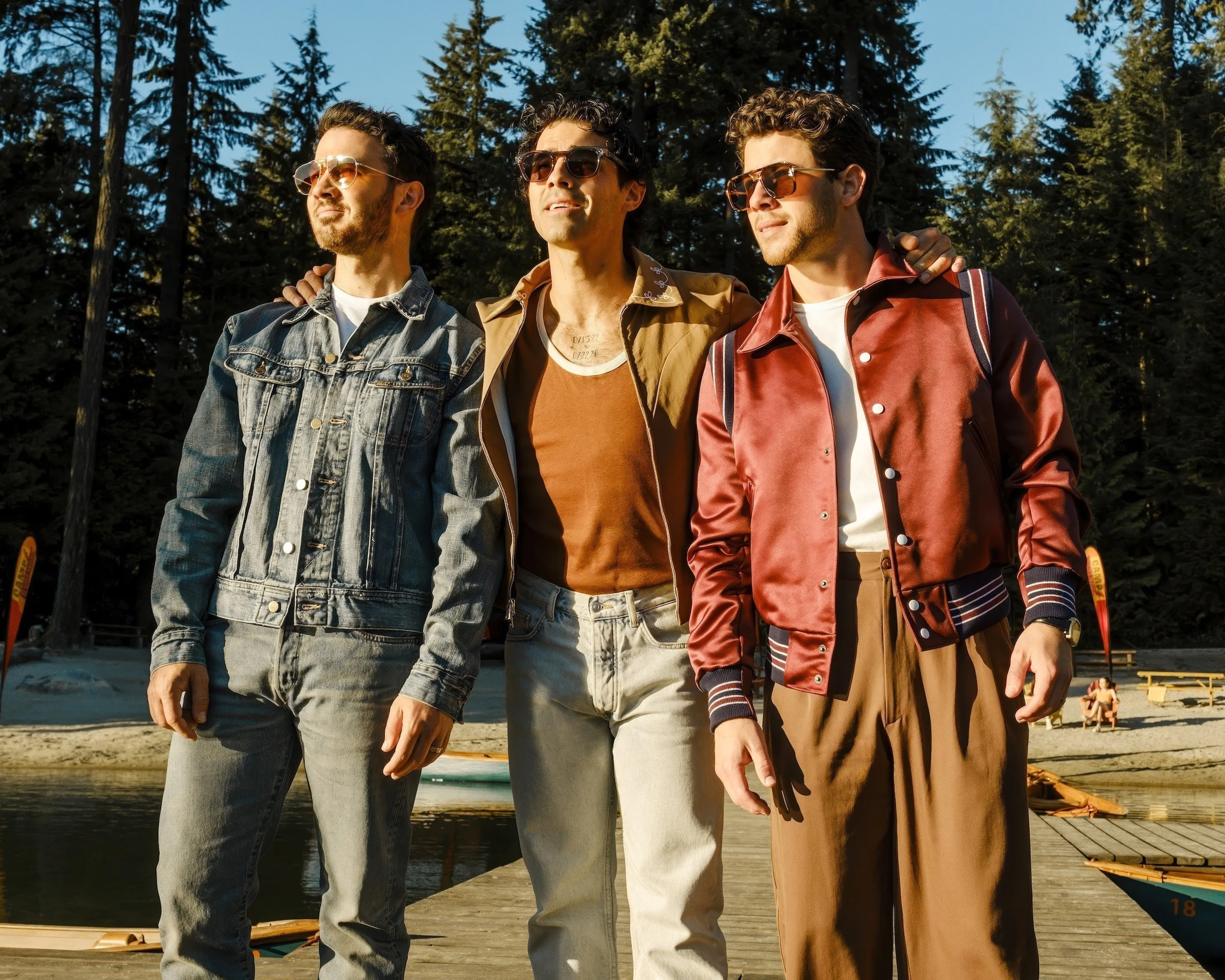 Kevin Jonas, Joe Jonas, and Nick Jonas in 