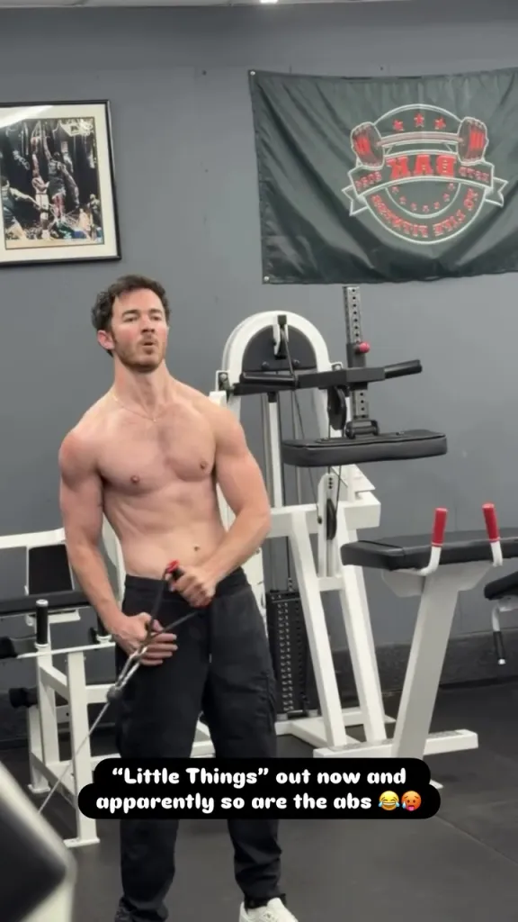 Kevin Jonas shows off his shredded physique in a gym video.
