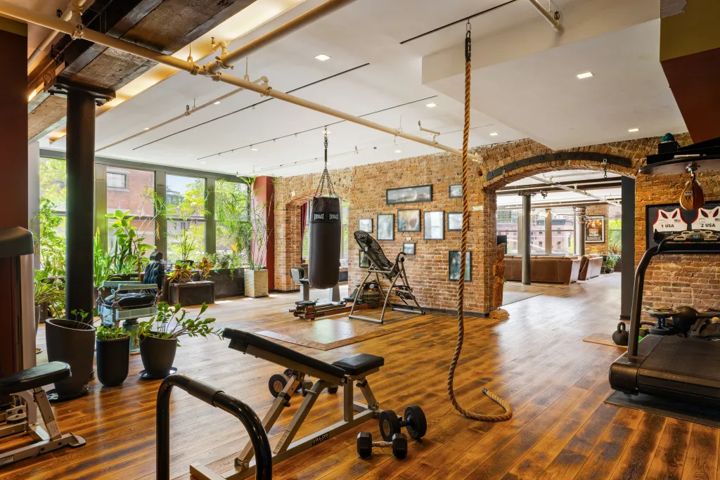 Ocean said recreating a property like this today would be nearly impossible due to the difficulty and expense of combining multiple adjacent apartments and replicating the highly customized finishes and infrastructure.