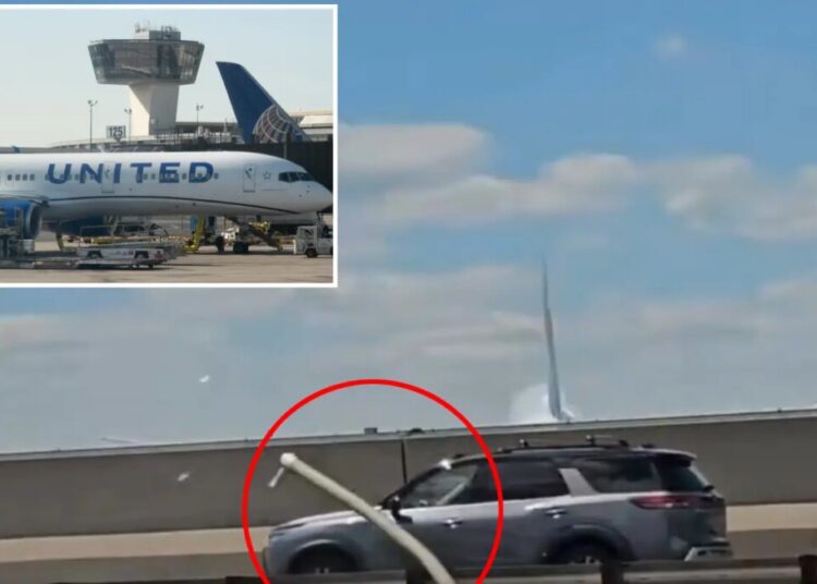 United plane strikes light pole, tractor-trailer on NJ Turnpike while landing at Newark Airport: officials