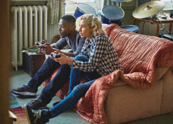 Gen Z Are Using These 4 Hobbies to Find Love Instead of Downloading Dating Apps