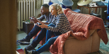 Gen Z Are Using These 4 Hobbies to Find Love Instead of Downloading Dating Apps