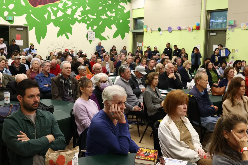 Attendees at a debate hosted by the Sherman Oaks Homeowners Association.