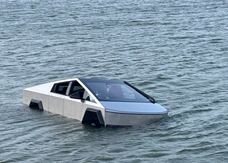 Man Arrested After Driving His Cybertruck Into a Lake (and Then Abandoning It)