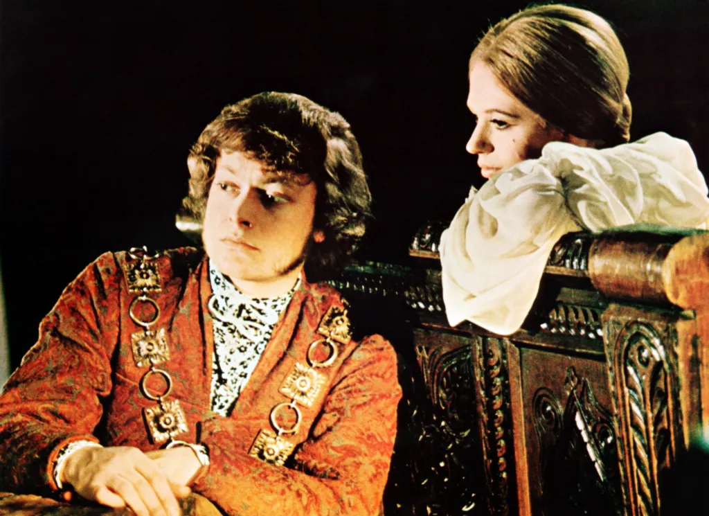 Michael Pennington as Hamlet and Marianne Faithfull as Ophelia in the 1969 movie 