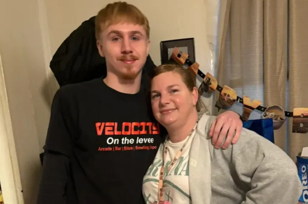 Trey Iles (left) with a woman.
