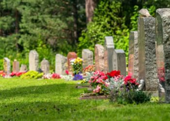 Dear Abby: Our mother died on my son’s birthday — and my sibling insists on making the day somber