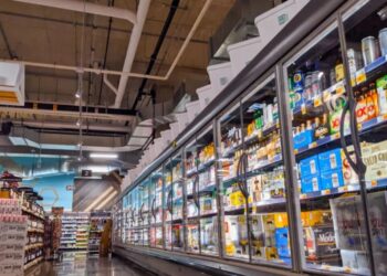 America’s biggest grocery store chain slashes prices on thousands of items as affordability war ramps up