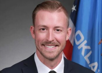 Teacher accuses MAGA superintendent of working with Libs of TikTok to destroy his career