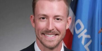 Teacher accuses MAGA superintendent of working with Libs of TikTok to destroy his career