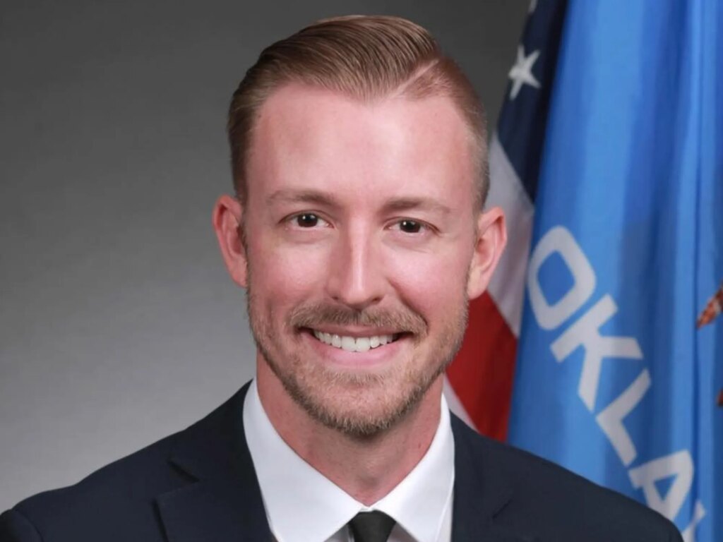 Teacher accuses MAGA superintendent of working with Libs of TikTok to destroy his career