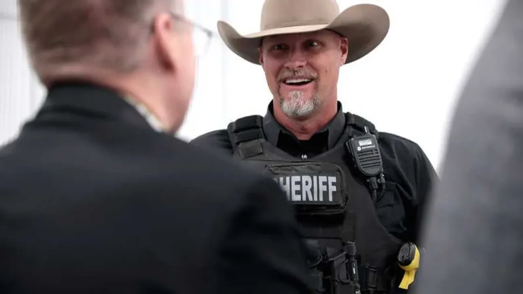 MAGA sheriff accused of sending nude photos — and threatening felony charges to hush it up