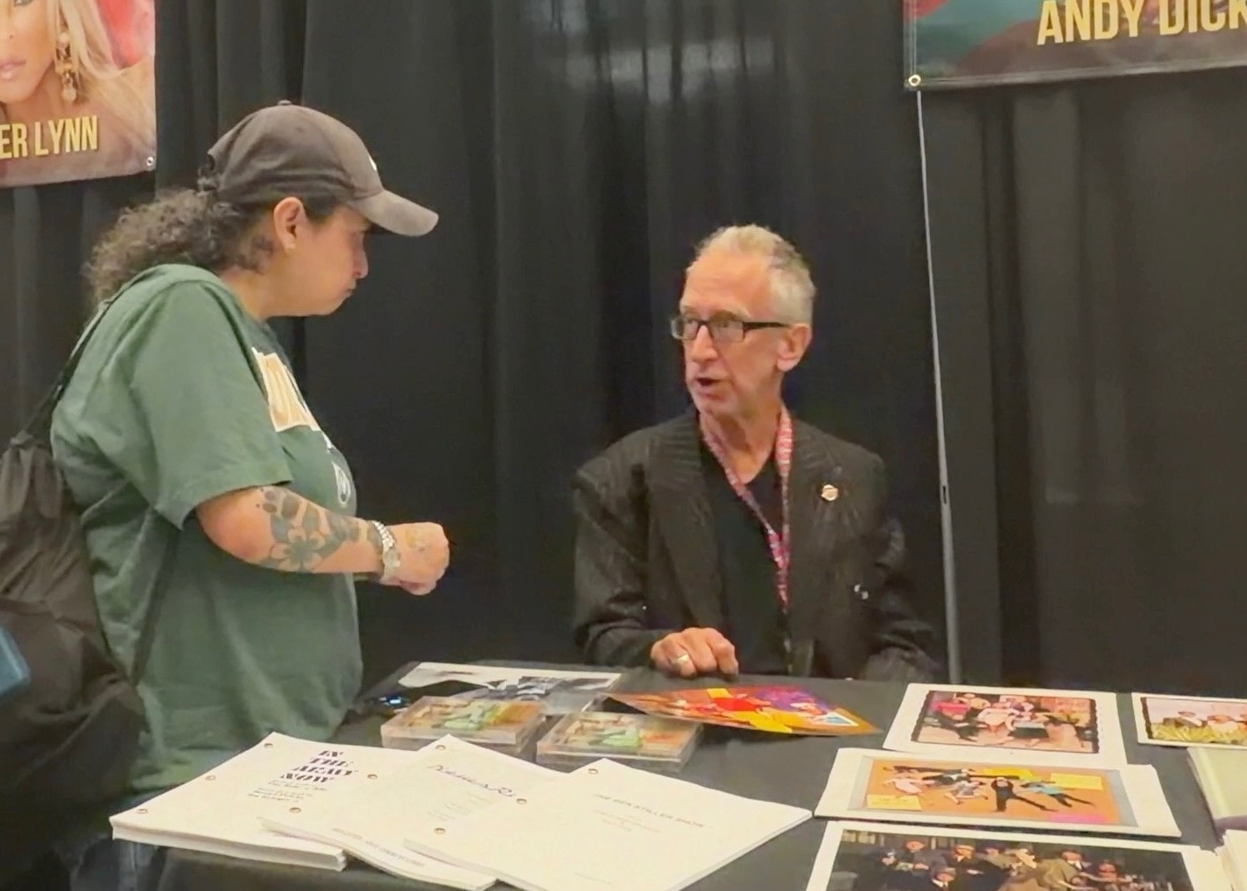 Andy Dick speaking to a fan at the Hollywood Show Convention.