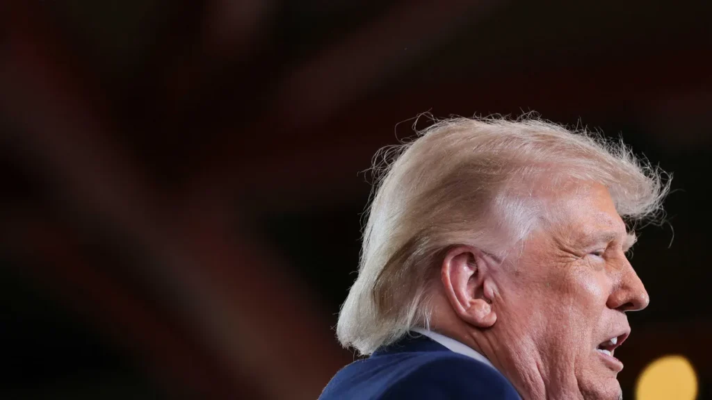White House insiders just made a staggering ‘confession’ about Trump’s health: analyst