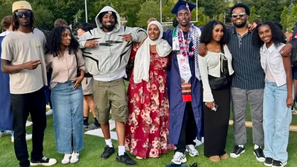 Margarsa, 3rd from left