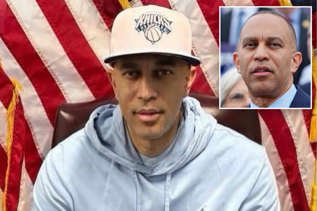 Hakeem Jeffries mocked for posting apparent Facetuned image of himself in Knicks hat: ‘Just bizarre’