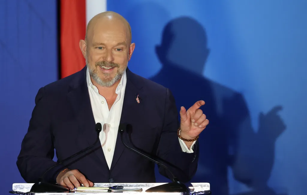 Republican political commentator Steve Hilton speaking at a debate.