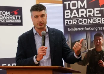Two more Republicans break ranks to rebuke Trump
