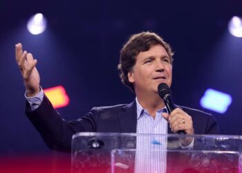Observers agog as ‘liar’ Tucker Carlson has his words thrown in his face: ‘What a kook’
