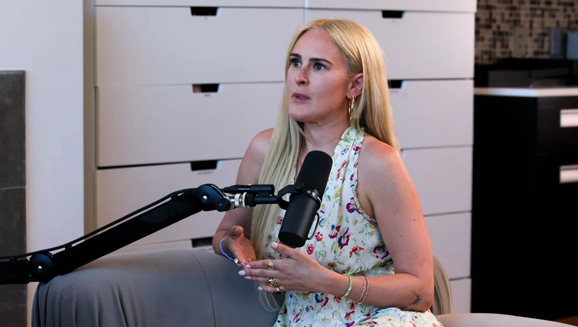Rumer Willis being interviewed on 