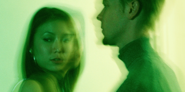 Jealousy Is Normal, But These 12 Thoughts Mean You’re in a Full-Blown Spiral