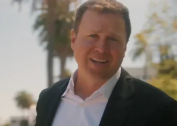 MAGA froths at the mouth as another ex-reality TV star jumps into major race
