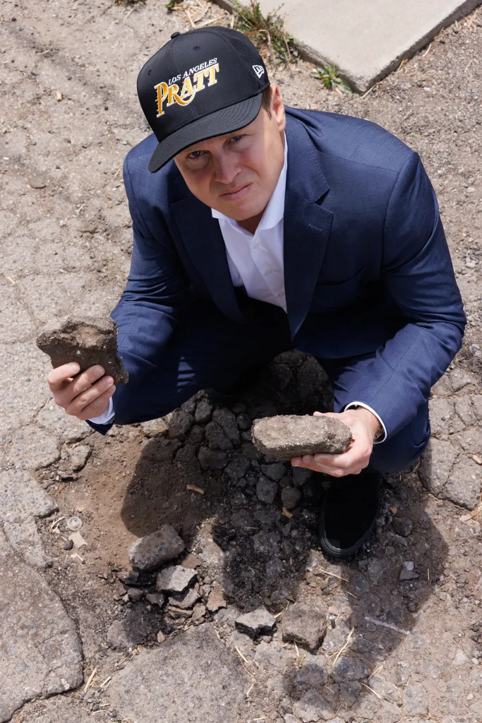 Spencer Pratt, in a suit and a