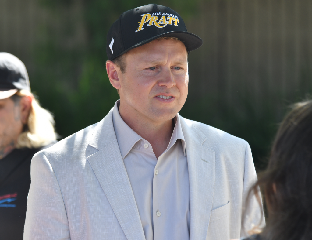 Spencer Pratt wearing a black and yellow 