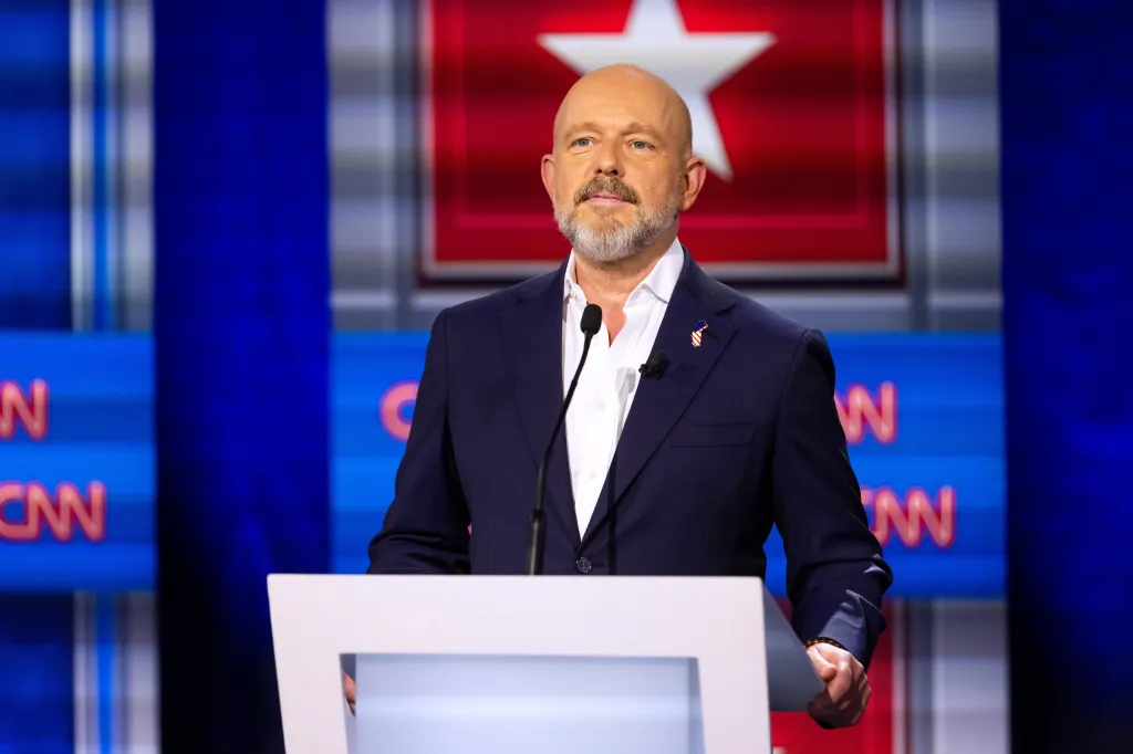 Steve Hilton at a California gubernatorial debate.