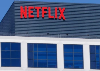 Thousands demand Netflix pay George Floyd’s family after MAGA comedian’s roast joke