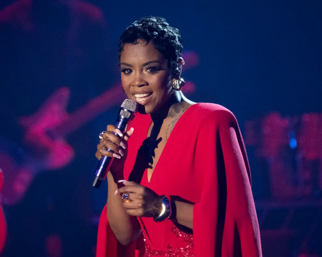 Keyla Richardson performing on American Idol.