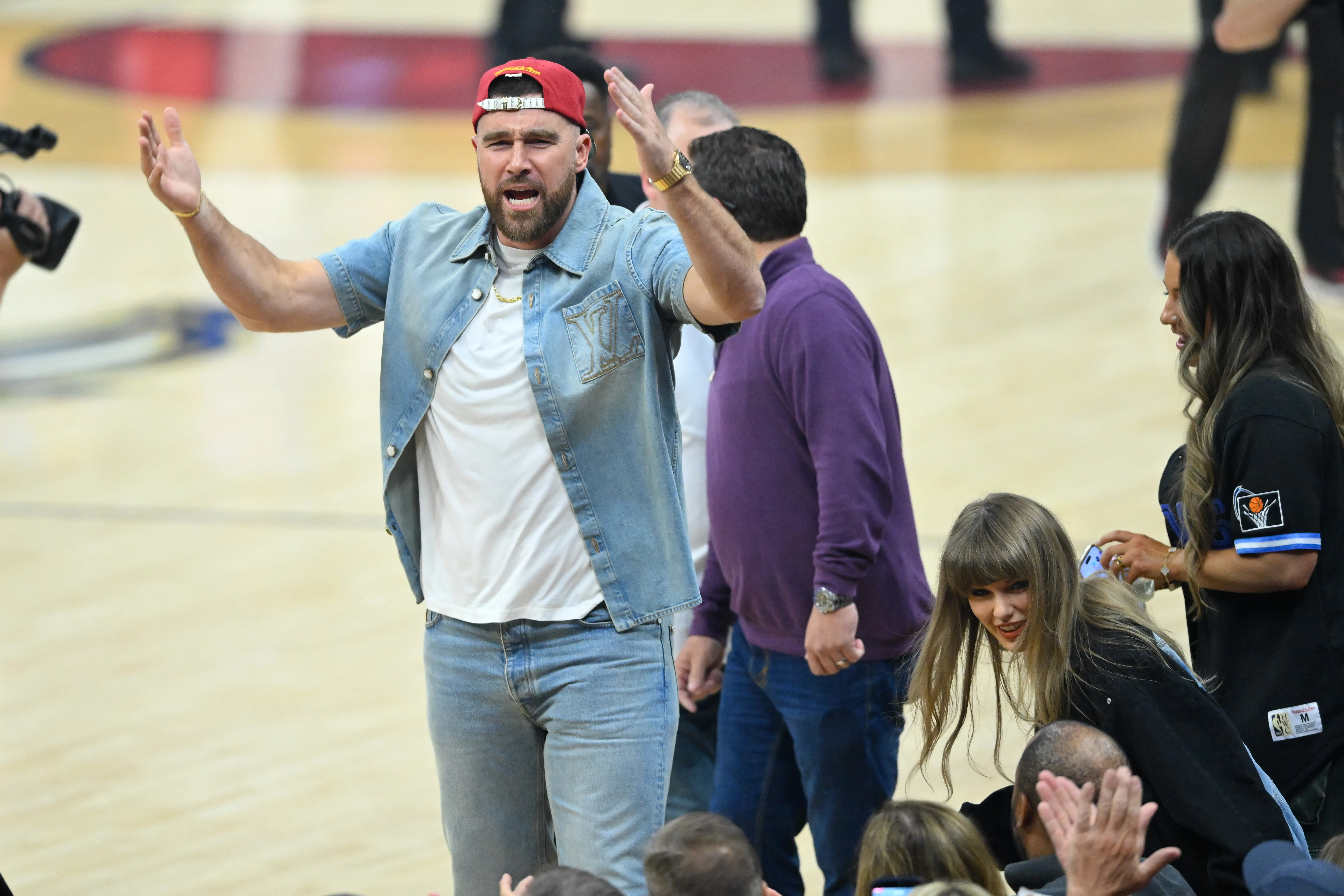 Travis Kelce reacts courtside at the New York Knicks vs. Cleveland Cavaliers game.