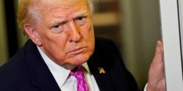 West Wing hit by 3-way schism as Trump executive order gets last-minute derailment