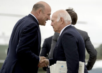 Billionaires of the world, unite!