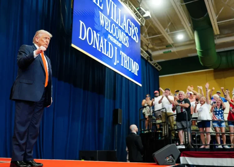 Screaming Trump threatens event venue over soft mic volume