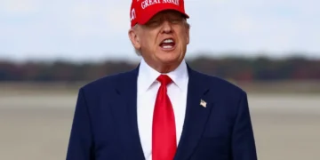 Donald Trump moves to gag the entire federal workforce