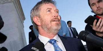 Thomas Massie spotted strumming a banjo with self-proclaimed antisemite: report