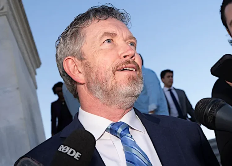 Thomas Massie spotted strumming a banjo with self-proclaimed antisemite: report