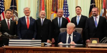 ‘Bribe’: Outrage as report reveals massive donation preceded Trump’s ‘gift’ to Big Tobacco