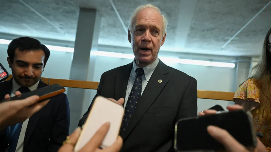 MAGA senator floors onlookers with bonkers conspiracy: ‘Dumbest person in the Senate’