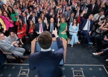 CNN’s Kaitlan Collins confronts JD Vance with his own past words on J6 rioters