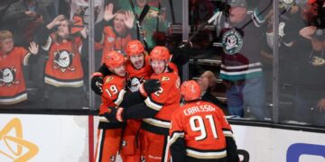 Ducks surge past Oilers in Game 6 to advance to second round of playoffs