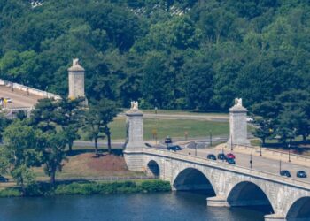 Design plan for Trump’s proposed Washington arch is approved by key federal agency