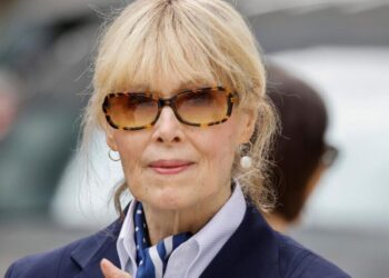 Appeals court lets Trump delay paying $83-million defamation award to E. Jean Carroll