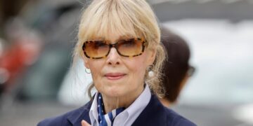 Appeals court lets Trump delay paying $83-million defamation award to E. Jean Carroll