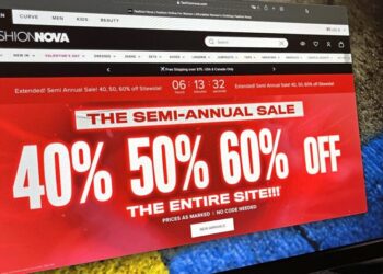 Californian sues Fashion Nova for early-morning promotional texts